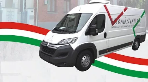 'Kormányablakbusz érkezik' cikk borítóképe