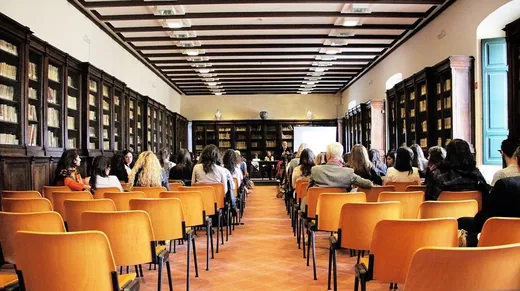 'Felnőttképzési program' cikk borítóképe
